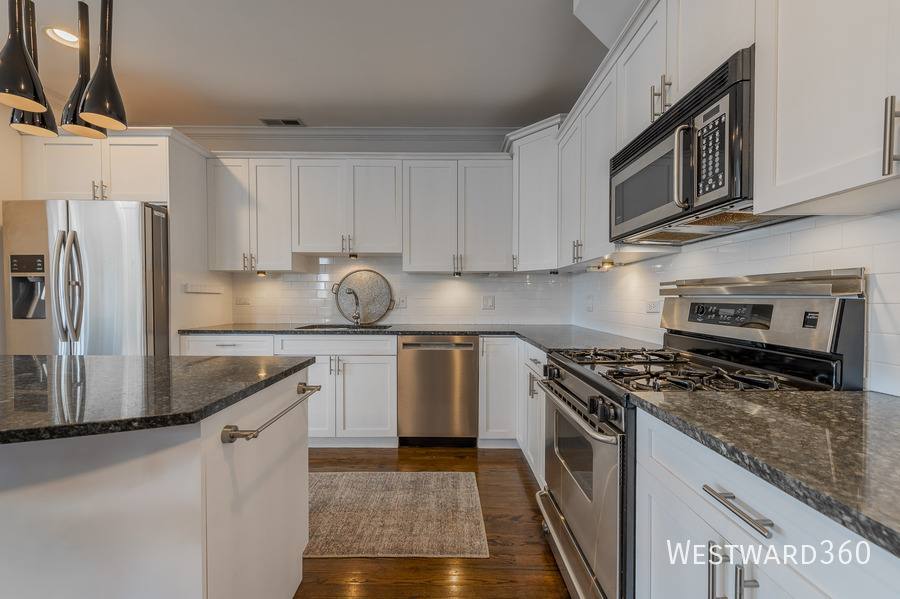 Condo for rent at 2033 W Superior St #4W, Chicago, IL 60612