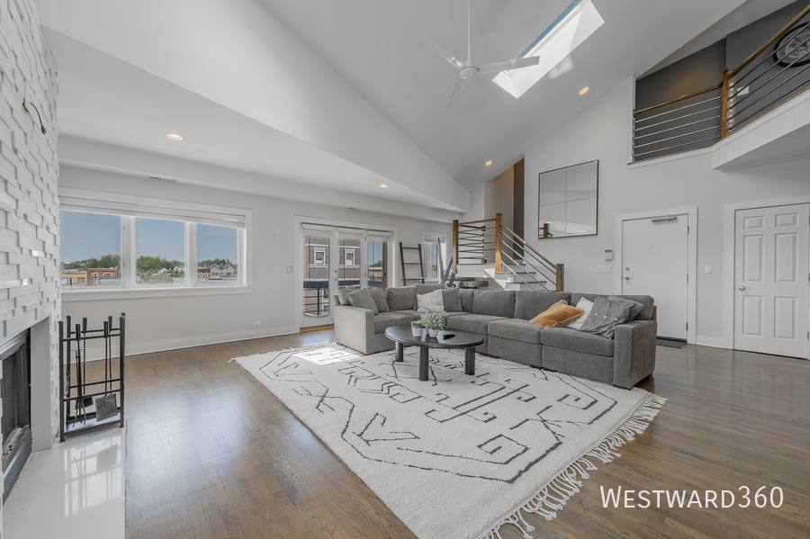 Condo for rent at 2033 W Superior St #4W, Chicago, IL 60612
