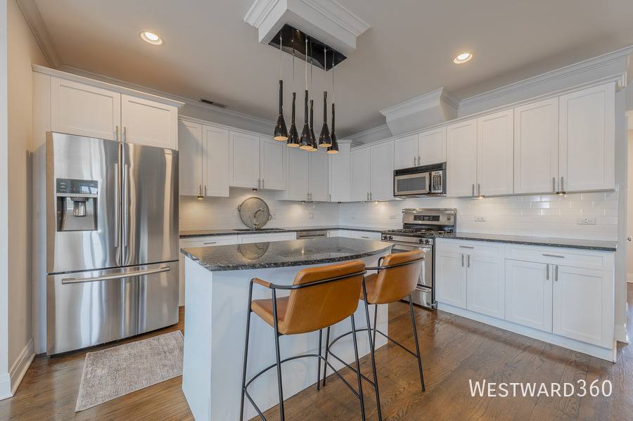 Condo for rent at 2033 W Superior St #4W, Chicago, IL 60612