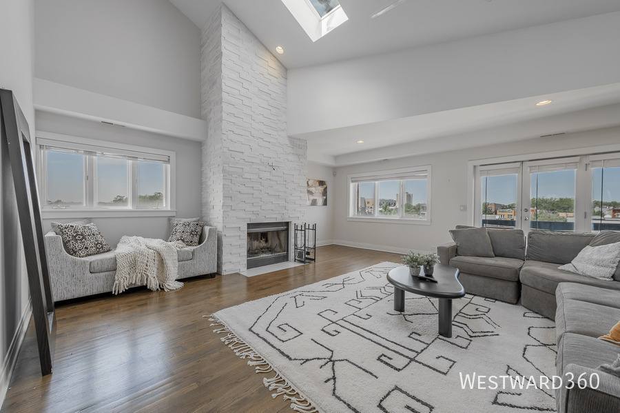 Condo for rent at 2033 W Superior St #4W, Chicago, IL 60612
