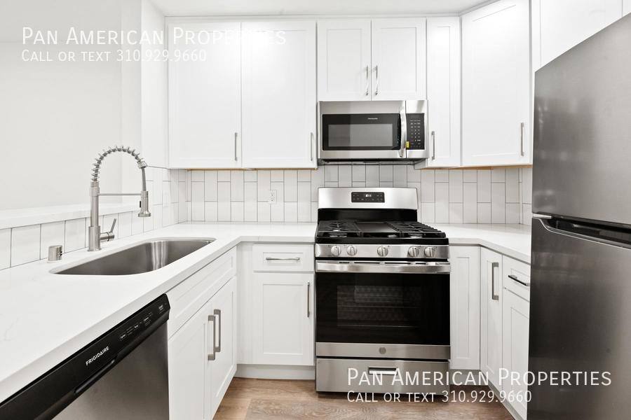 Apartment for rent at 10376 Almayo Ave #5, Los Angeles, CA 90064