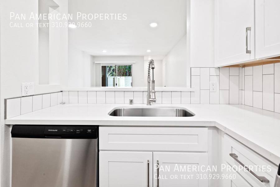 Apartment for rent at 10376 Almayo Ave #5, Los Angeles, CA 90064