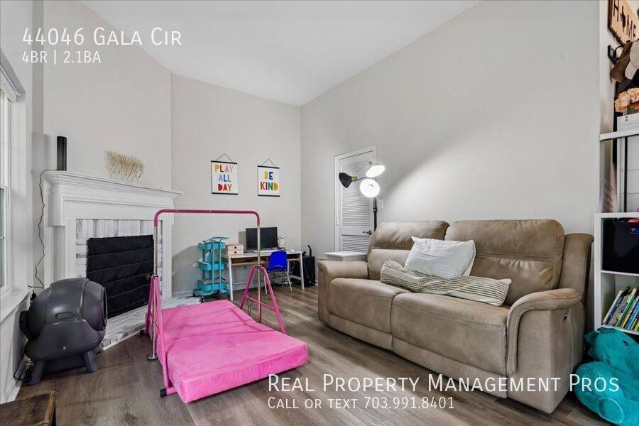 Townhouse for rent at 44046 Gala Circle, Ashburn, VA 20147
