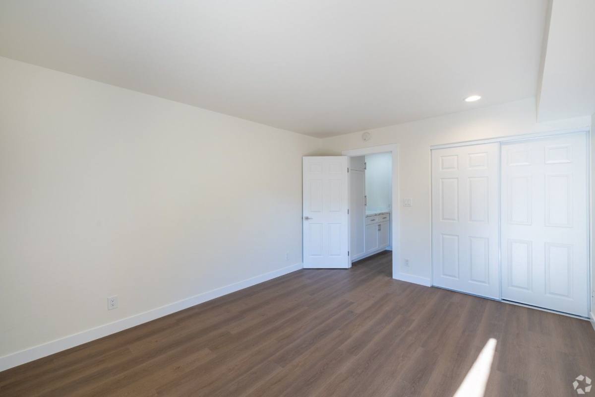 Apartment for rent at 693 McCloud Ave, Thousand Oaks, CA 91360