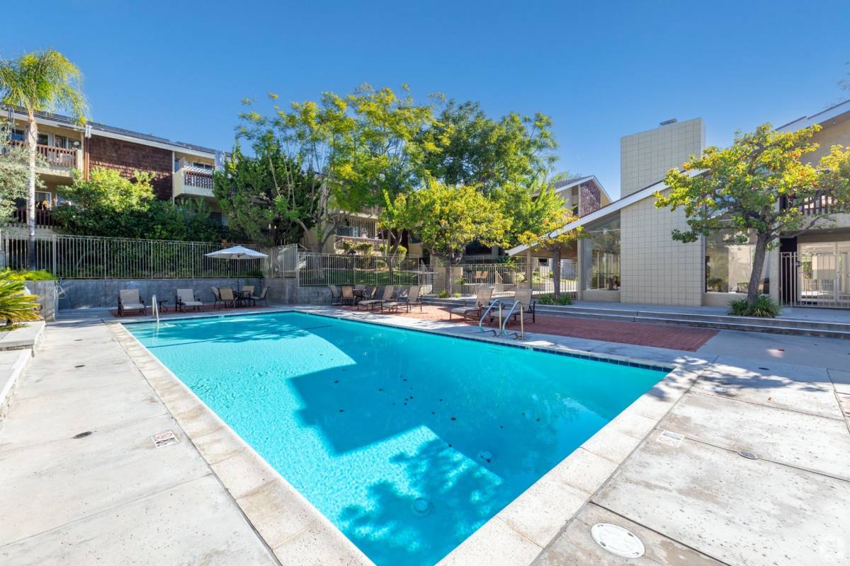 Apartment for rent at 693 McCloud Ave, Thousand Oaks, CA 91360
