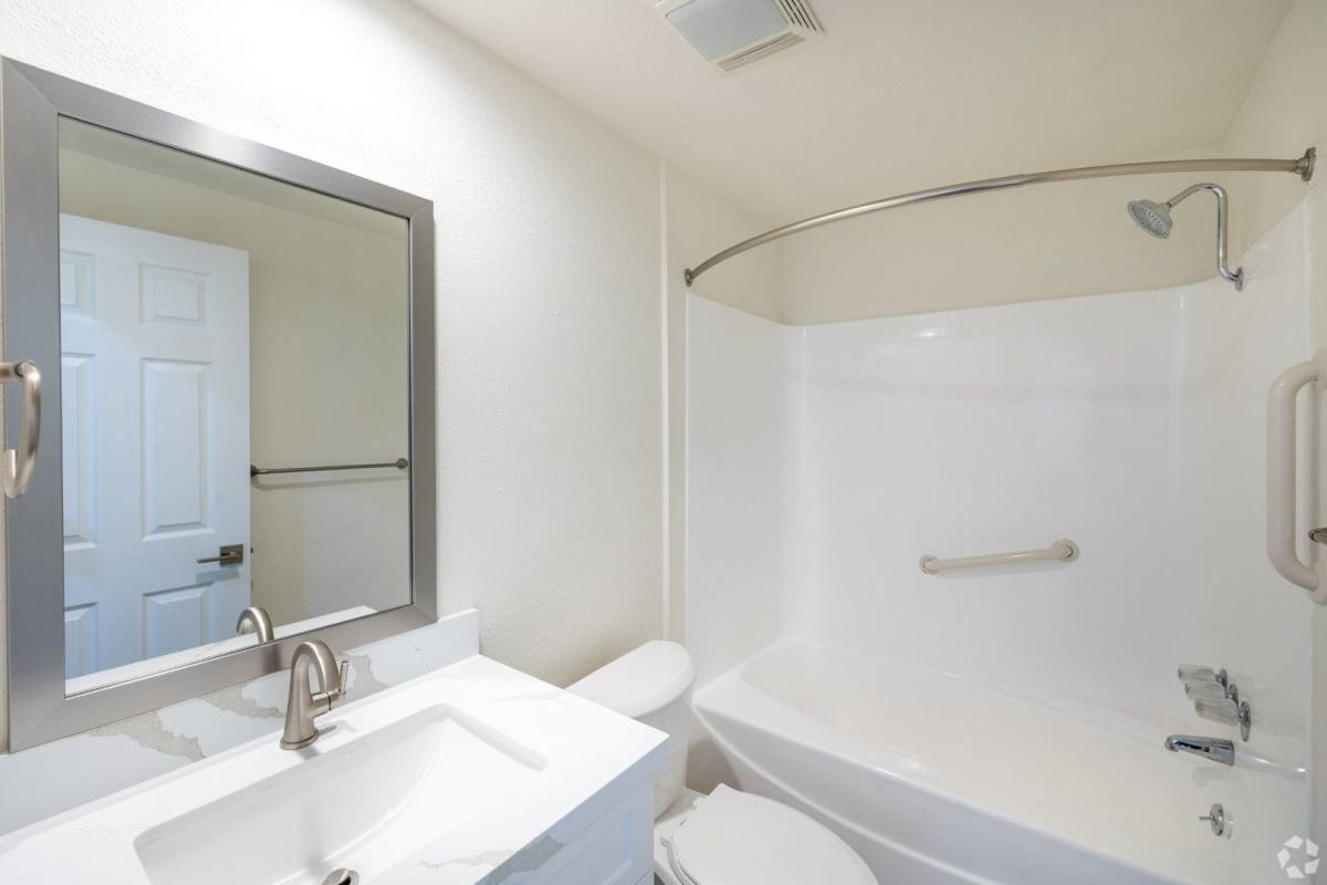 Apartment for rent at 693 McCloud Ave, Thousand Oaks, CA 91360