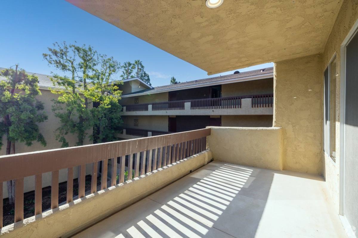 Apartment for rent at 693 McCloud Ave, Thousand Oaks, CA 91360