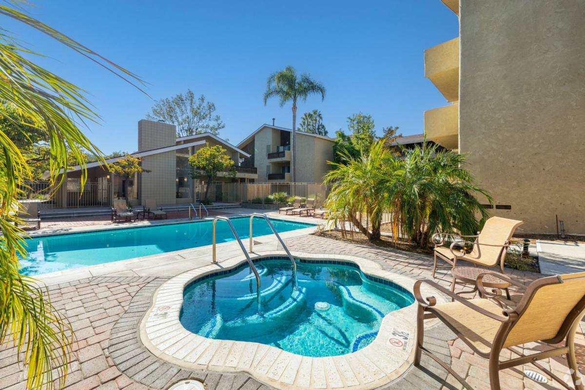 Apartment for rent at 693 McCloud Ave, Thousand Oaks, CA 91360
