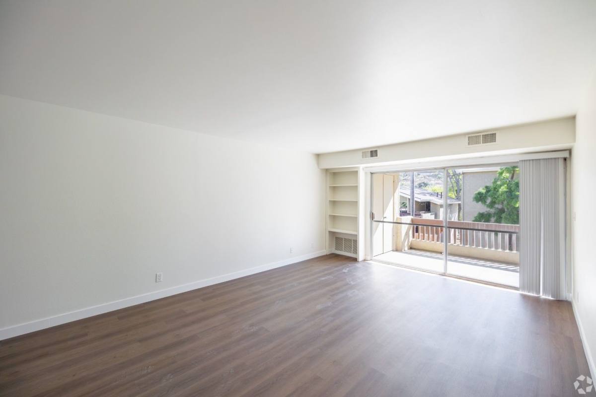 Apartment for rent at 693 McCloud Ave, Thousand Oaks, CA 91360