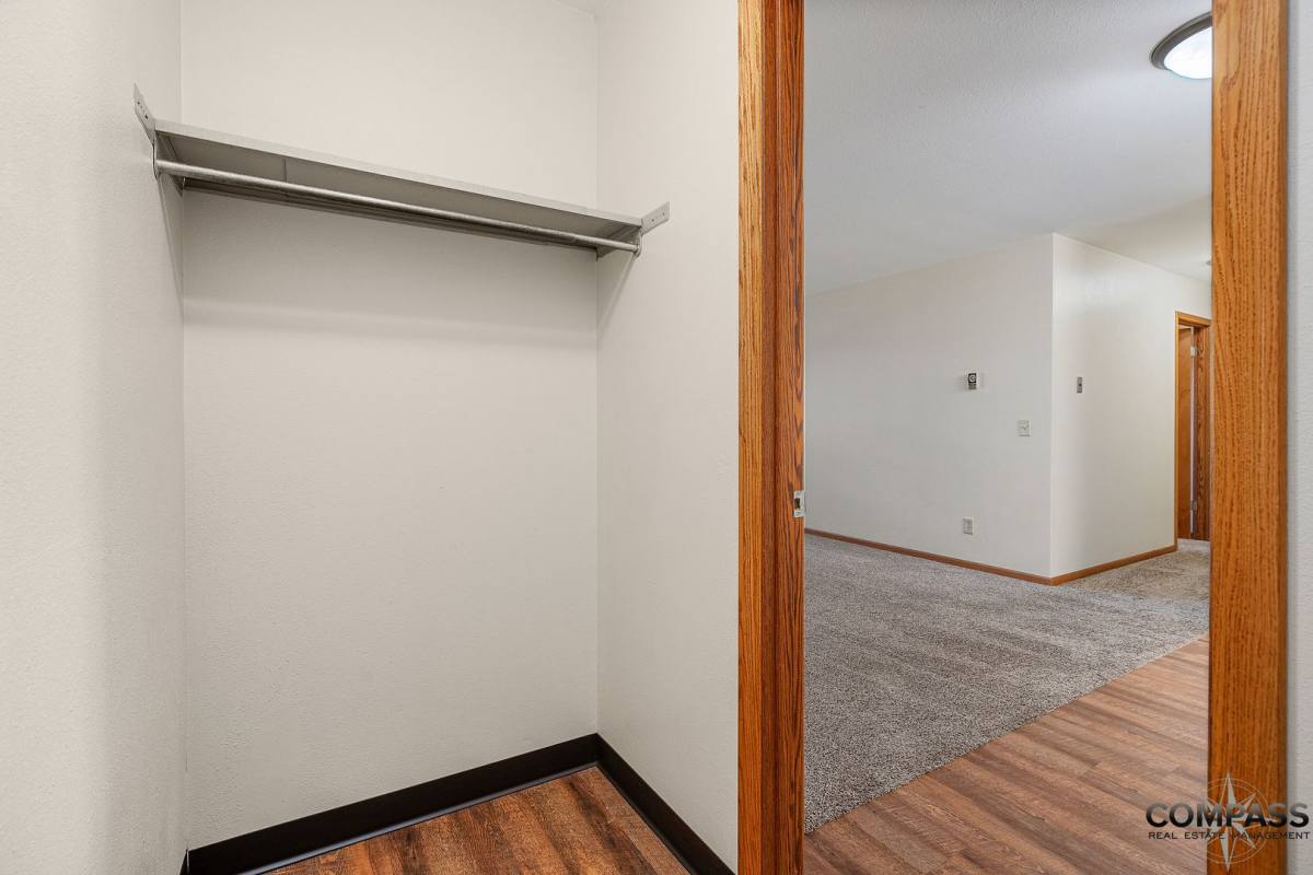 Apartment for rent at 946 W Macarthur Ave, Eau Claire, WI 54701