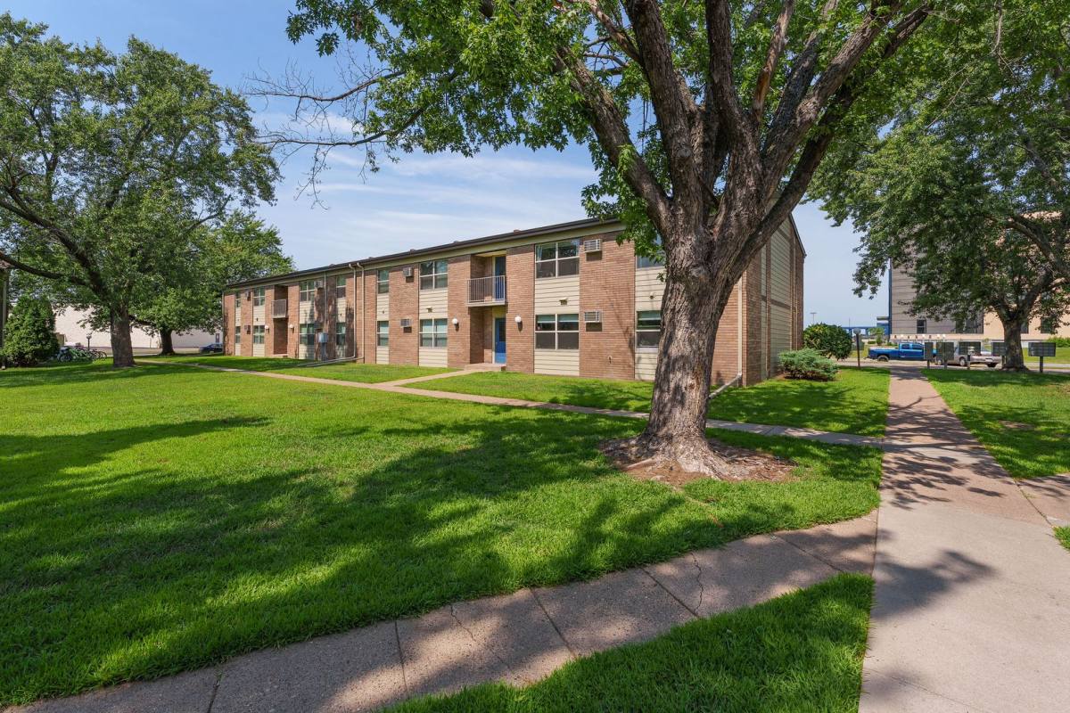 Apartment for rent at 946 W Macarthur Ave, Eau Claire, WI 54701
