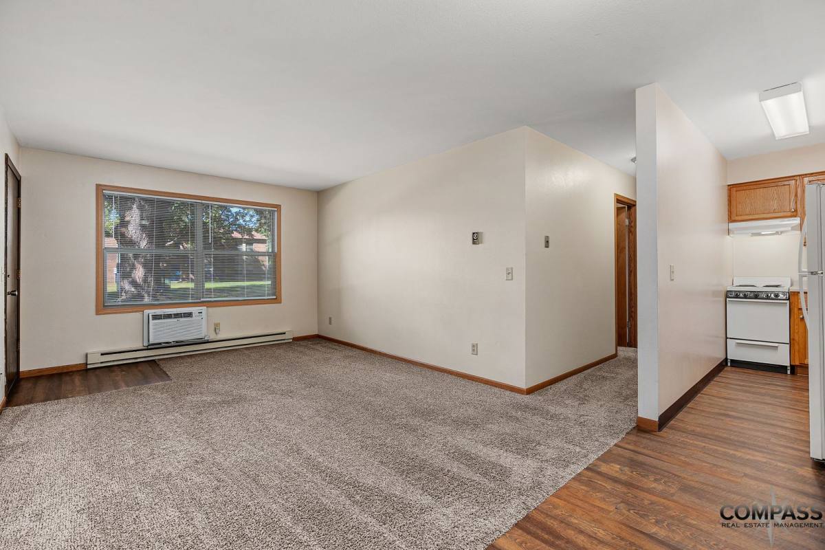 Apartment for rent at 946 W Macarthur Ave, Eau Claire, WI 54701