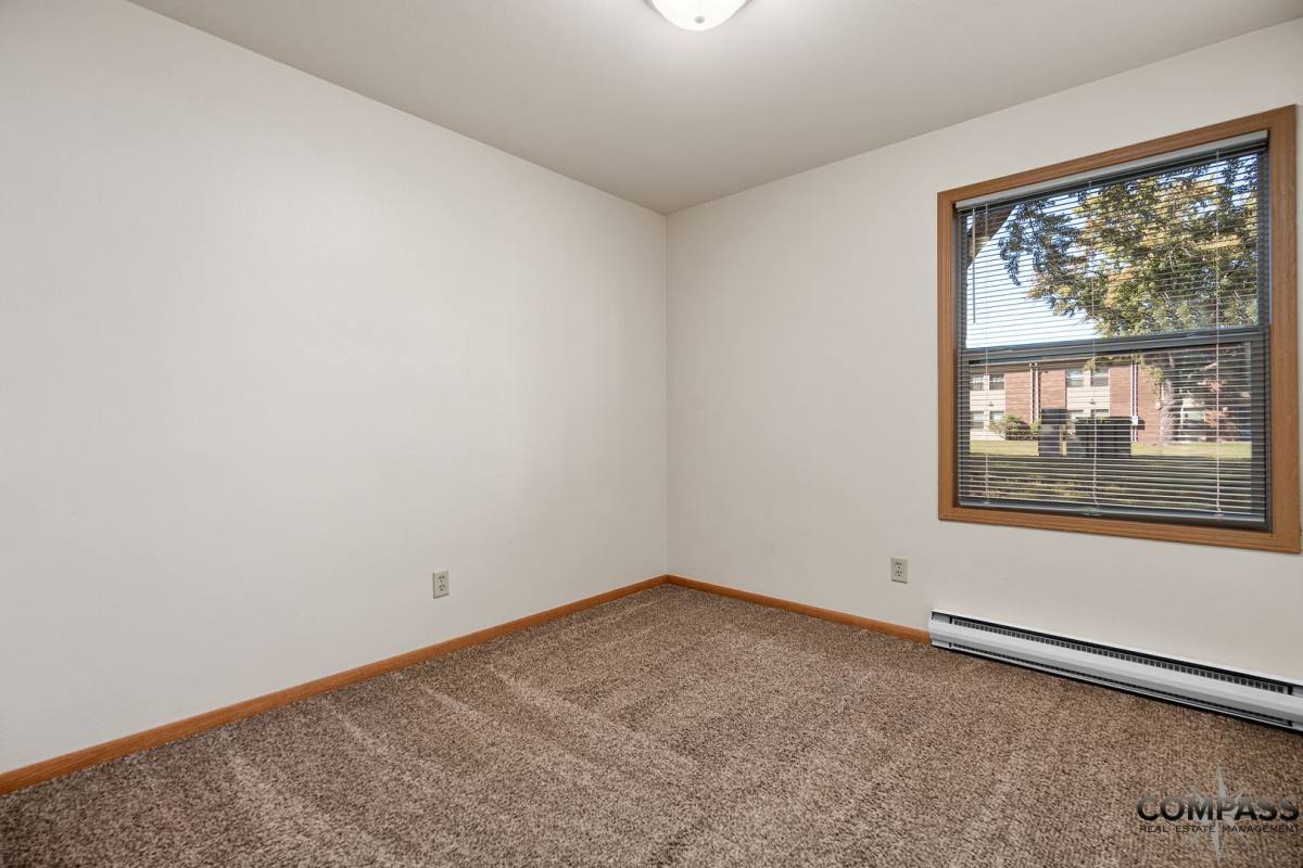 Apartment for rent at 946 W Macarthur Ave, Eau Claire, WI 54701