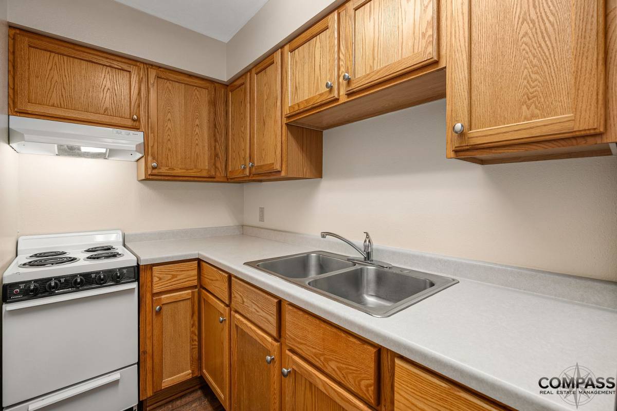 Apartment for rent at 946 W Macarthur Ave, Eau Claire, WI 54701