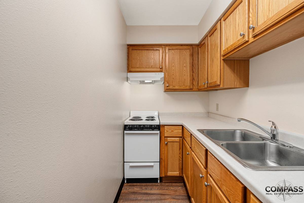 Apartment for rent at 946 W Macarthur Ave, Eau Claire, WI 54701