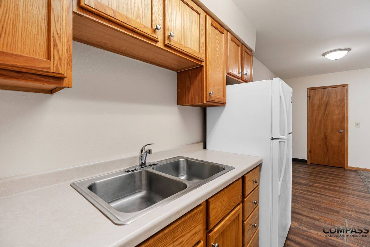 Apartment for rent at 946 W Macarthur Ave, Eau Claire, WI 54701