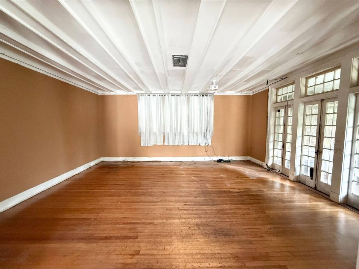 Apartment for rent at 7211 St Charles Ave, New Orleans, LA 70118