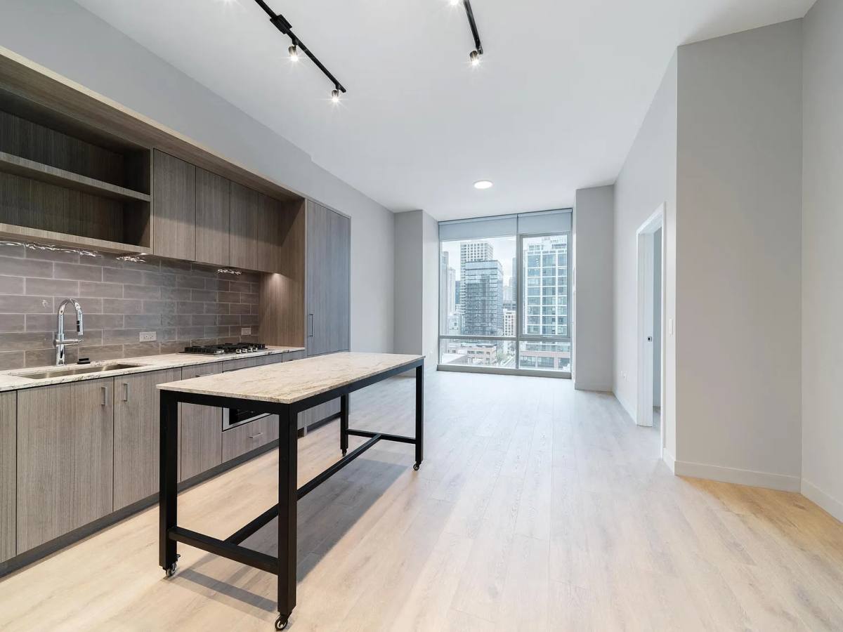 Apartment for rent at 868 N Wells St, Chicago, IL 60610
