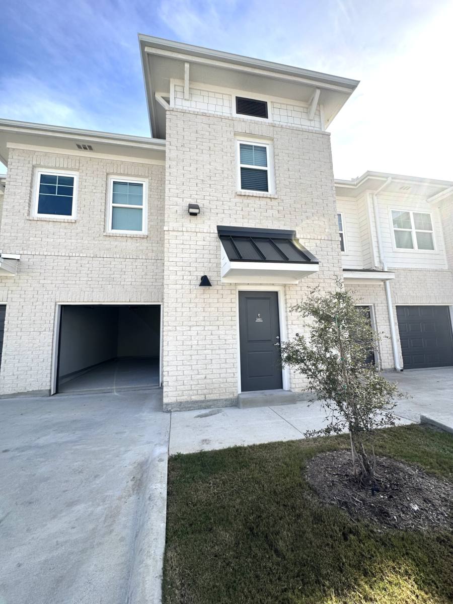 Apartment for rent at 1101 Halsey Dr, Leander, TX 78641