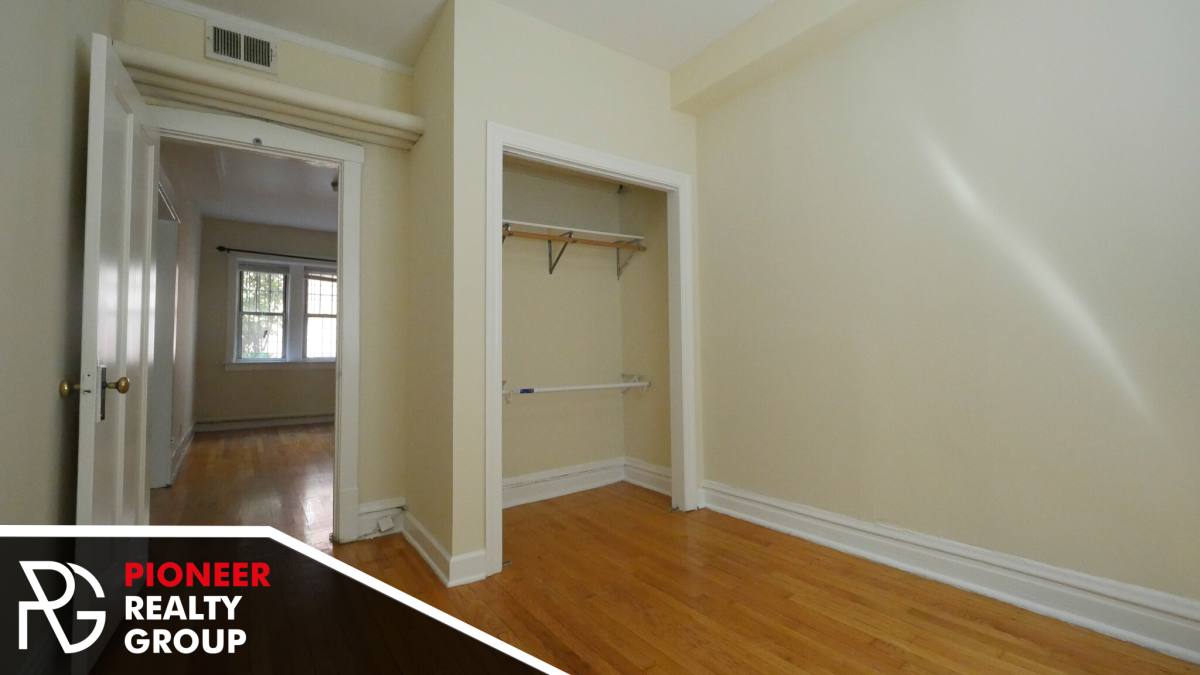 Apartment for rent at 550 W Aldine, Chicago, IL 60657