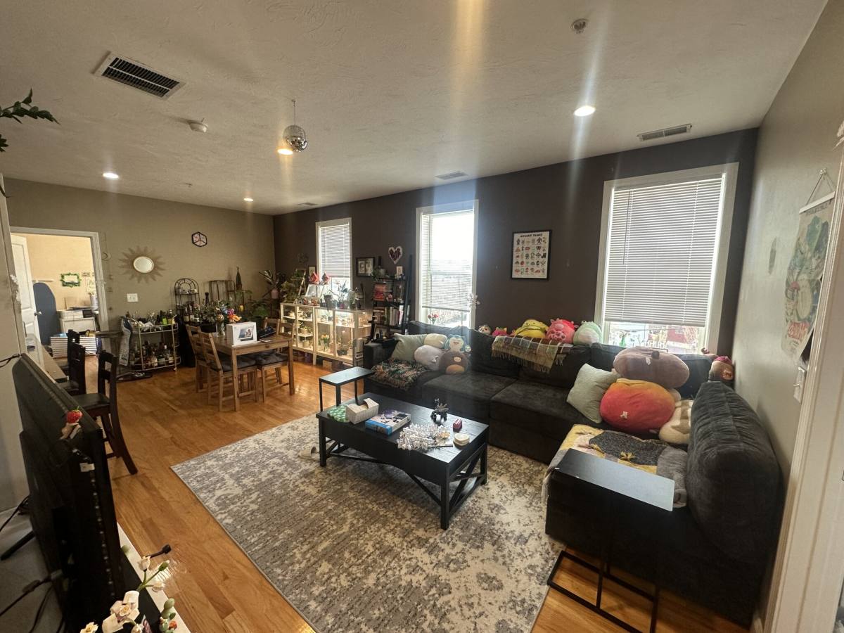 Apartment for rent at 100 Fellsway W, Somerville, MA 02145