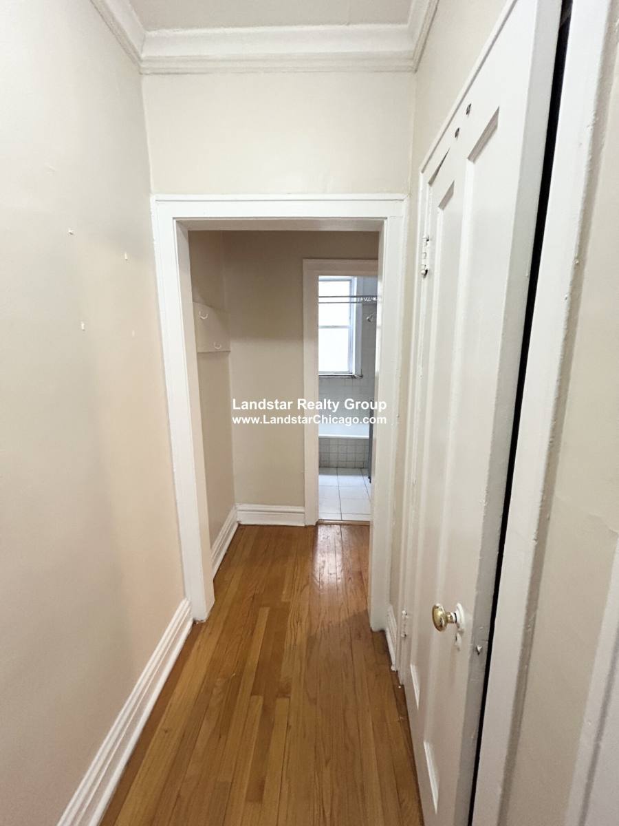 Apartment for rent at 4931 N Whipple, Chicago, IL 60625