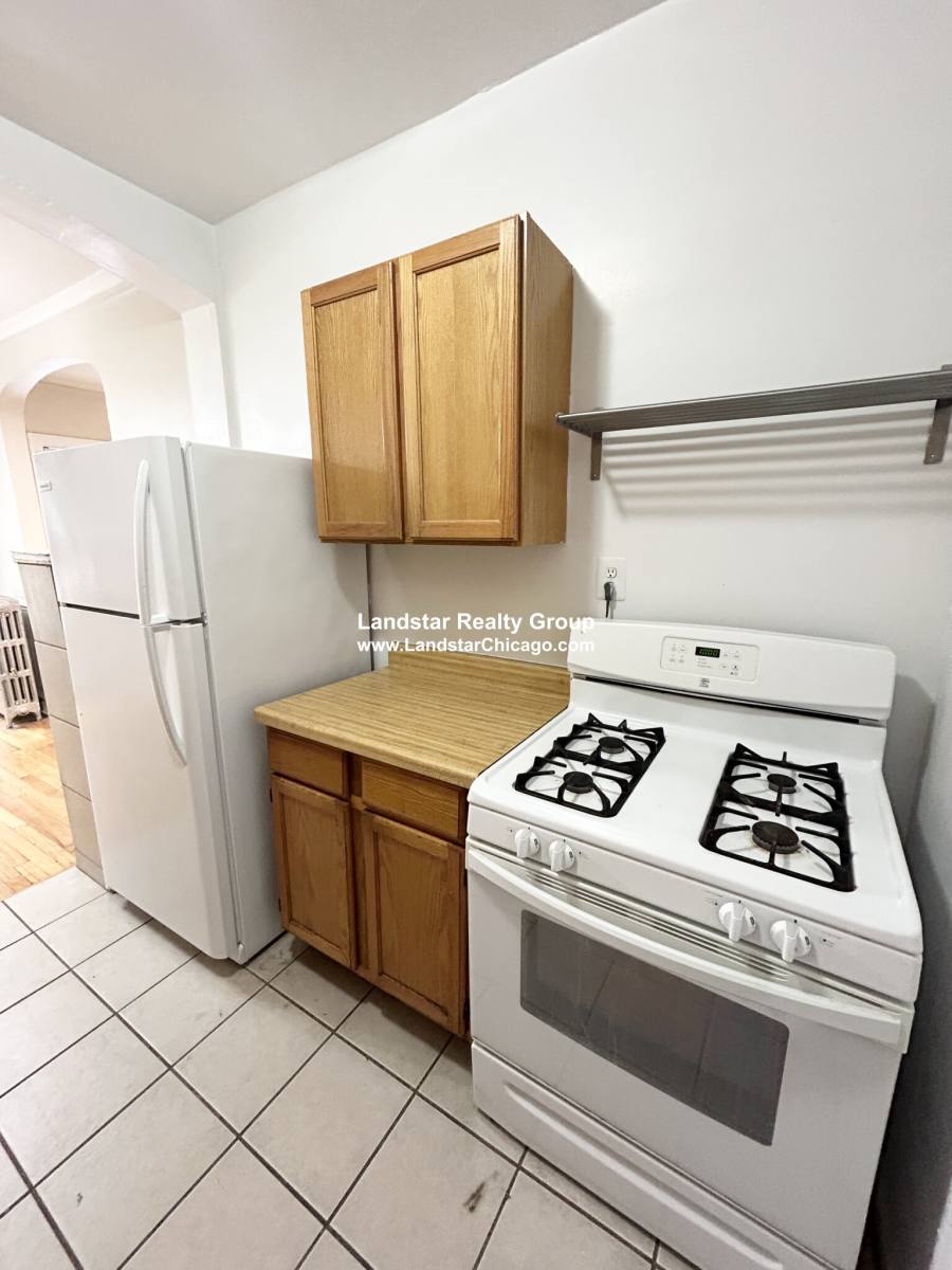 Apartment for rent at 4931 N Whipple, Chicago, IL 60625