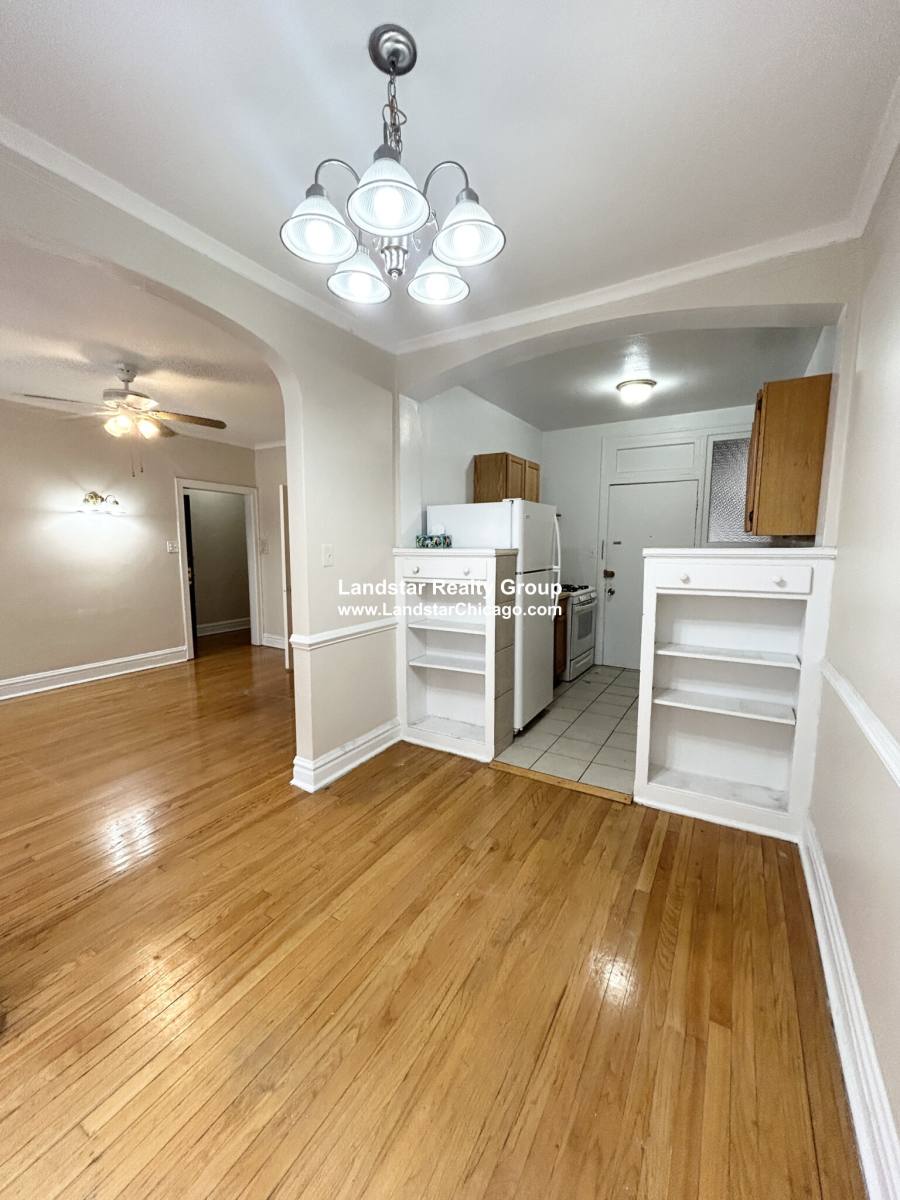 Apartment for rent at 4931 N Whipple, Chicago, IL 60625