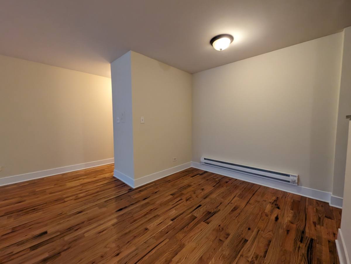 Apartment for rent at 555 W Arlington #205, Chicago, IL 60614