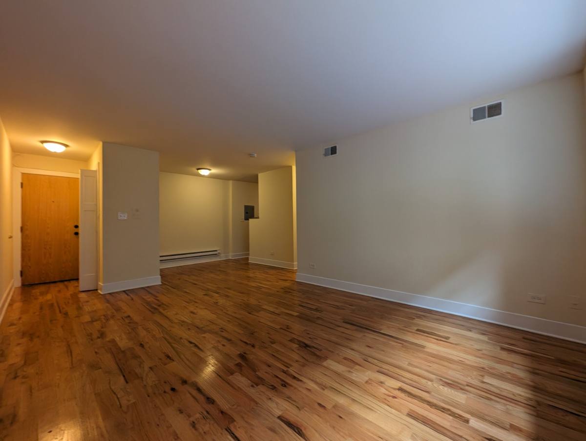 Apartment for rent at 555 W Arlington #205, Chicago, IL 60614