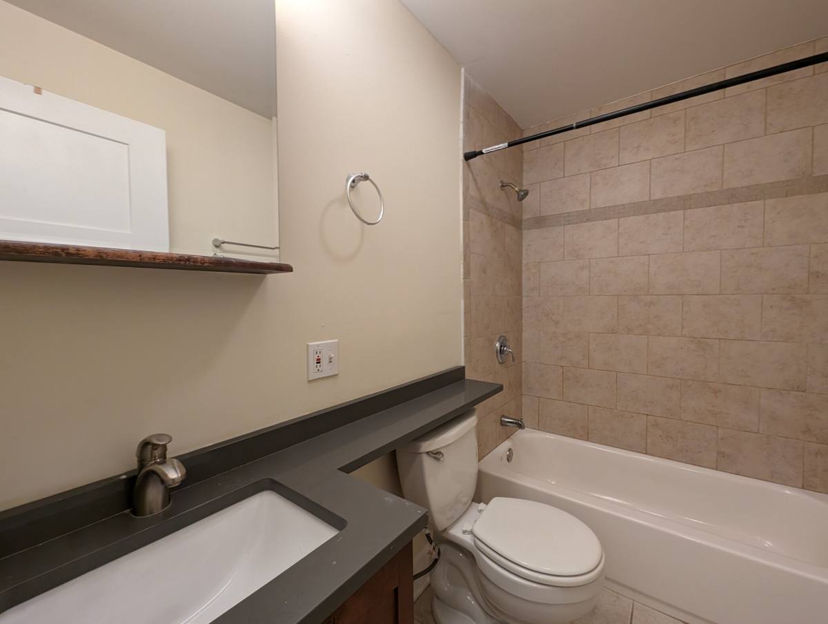 Apartment for rent at 555 W Arlington #205, Chicago, IL 60614