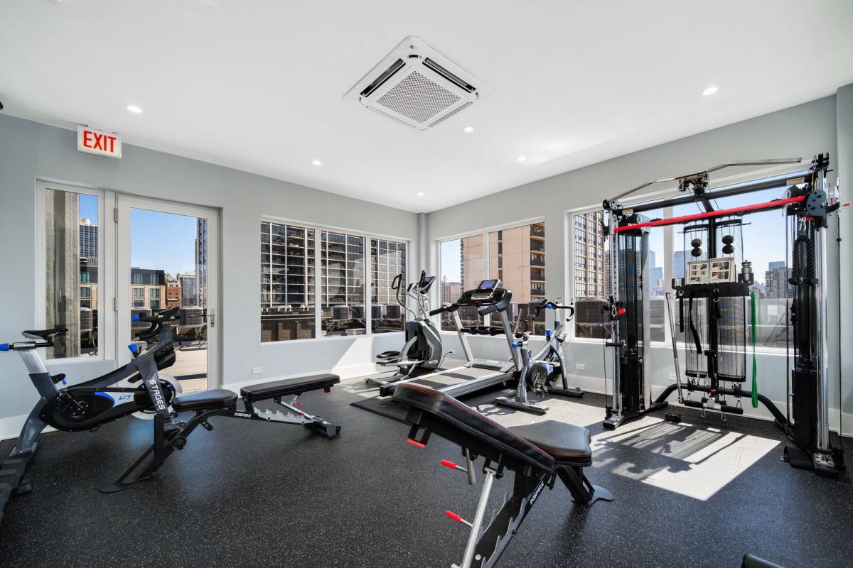 Apartment for rent at 159 W N Ave, Chicago, IL 60610