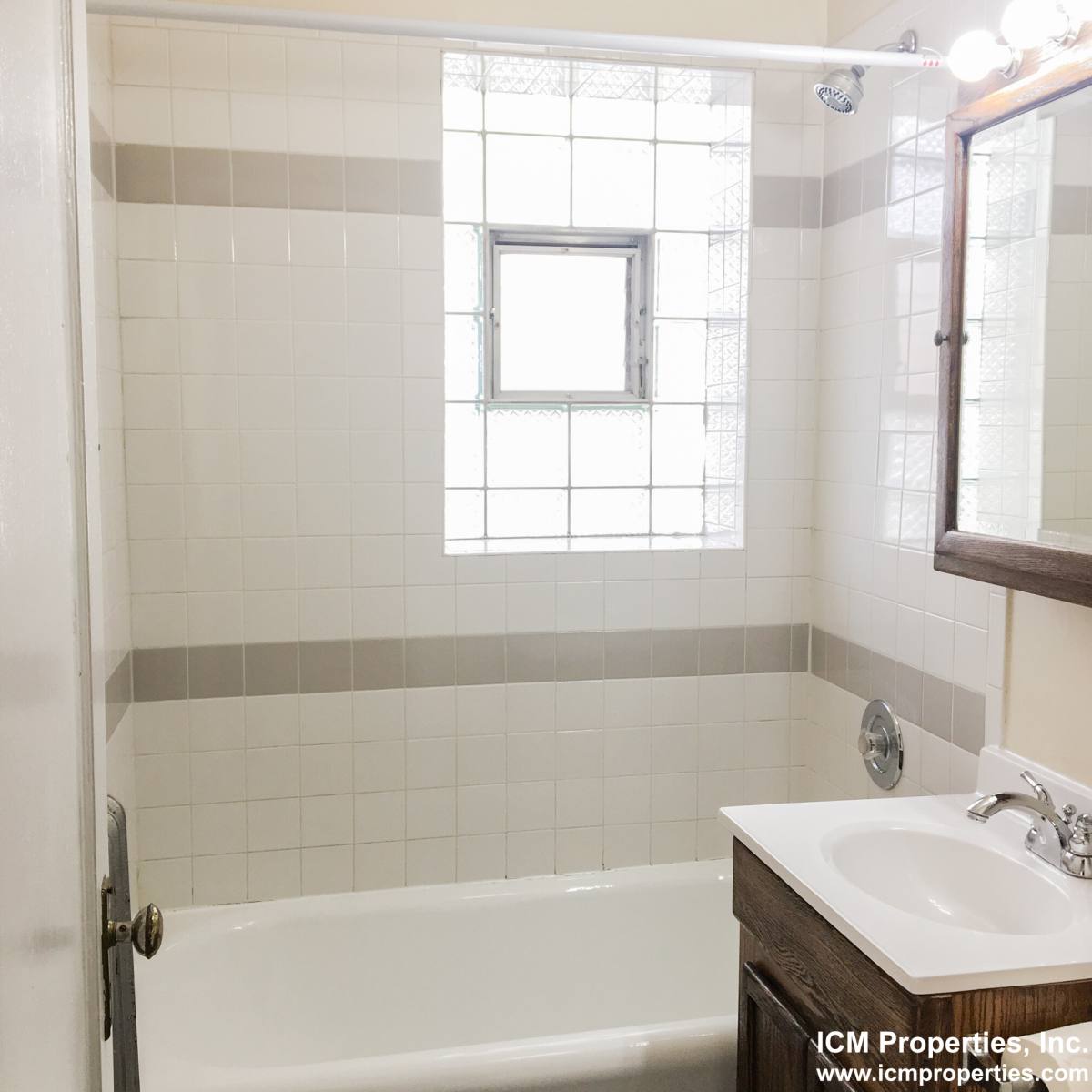 Apartment for rent at 3912 N Pine Grove Ave #3E, Chicago, IL 60613