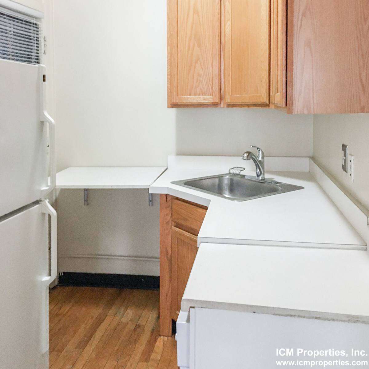 Apartment for rent at 3912 N Pine Grove Ave #3E, Chicago, IL 60613