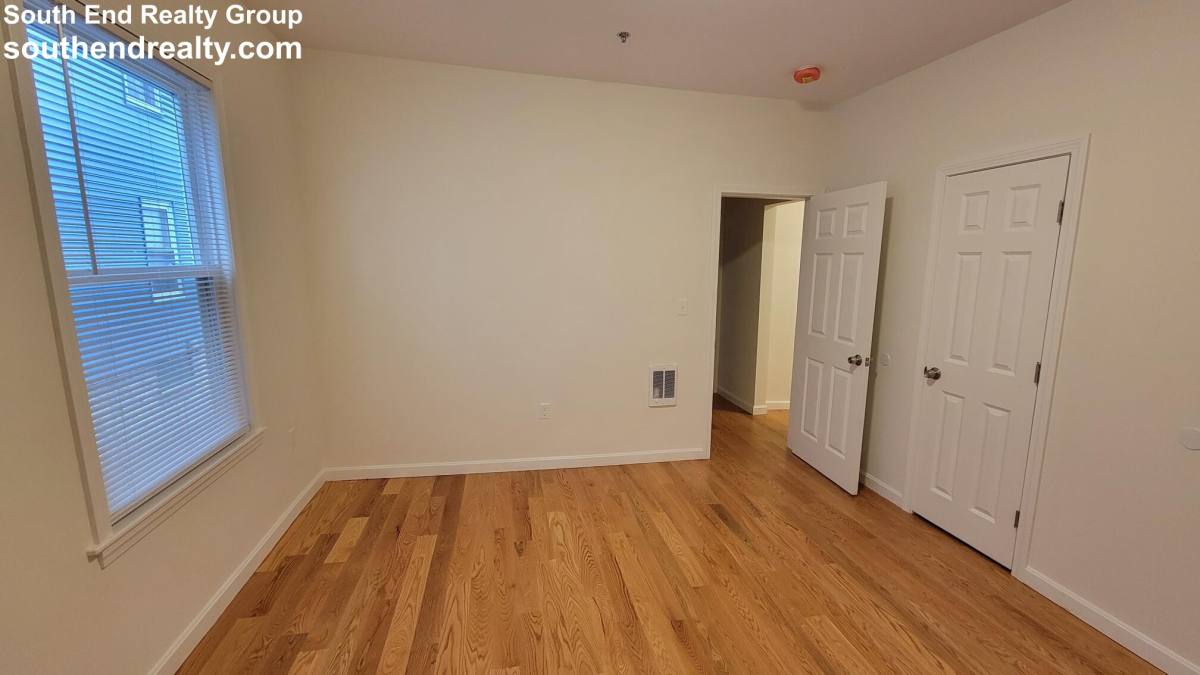 Apartment for rent at 920 Hyde Park Ave #1, Hyde Park, MA 02136