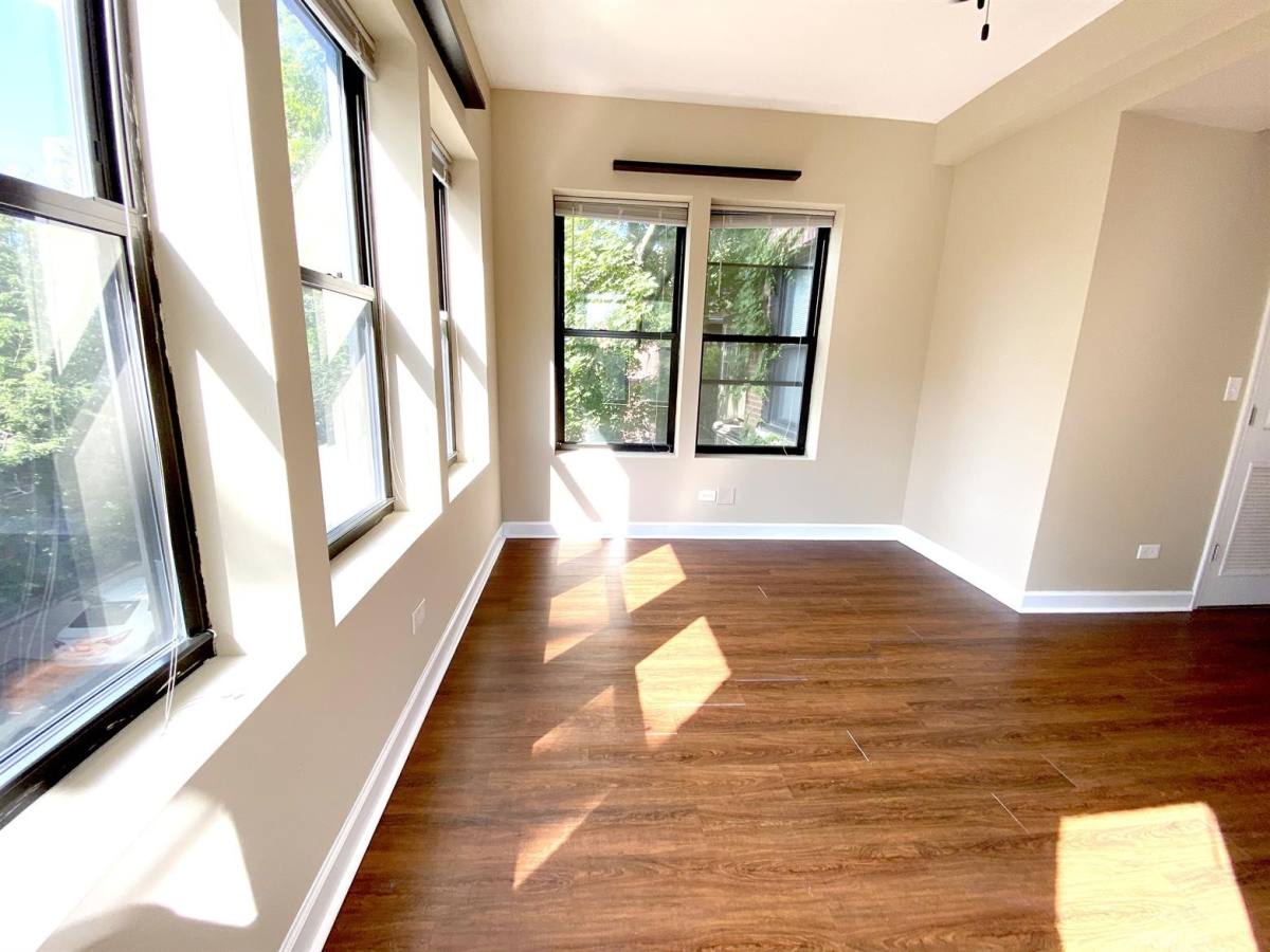 Apartment for rent at 920 W Cullom Ave #3F, Chicago, IL 60613