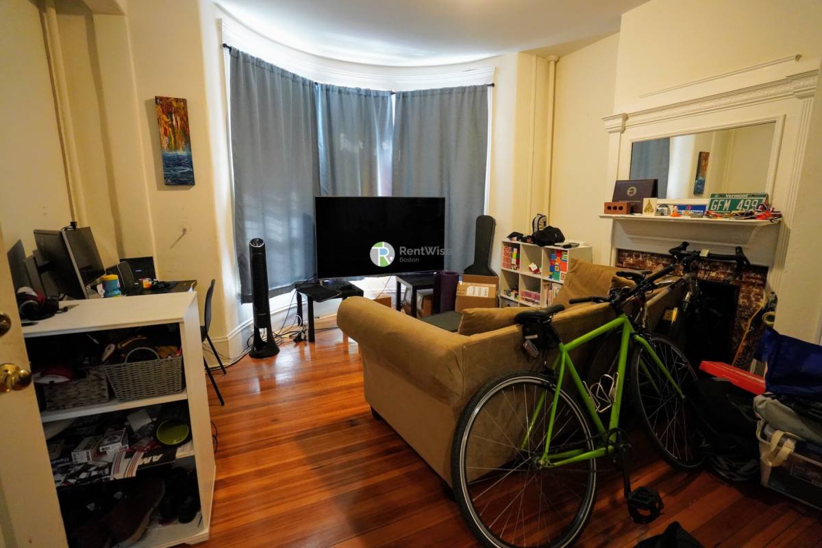 Apartment for rent at 63 Brighton Ave #1, Allston, MA 02134