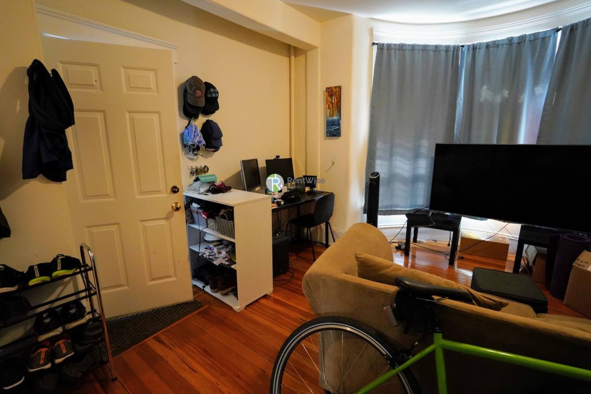 Apartment for rent at 63 Brighton Ave #1, Allston, MA 02134