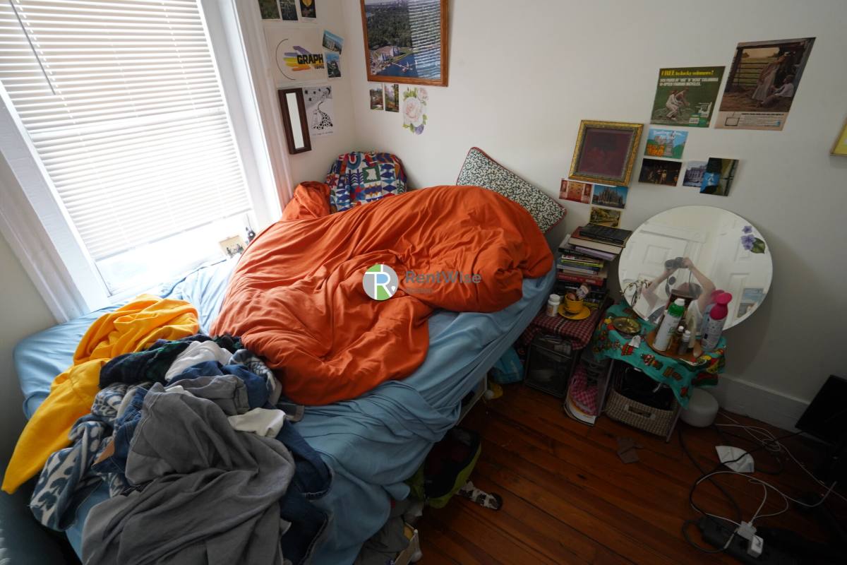 Apartment for rent at 81 Brighton Ave #2, Allston, MA 02134