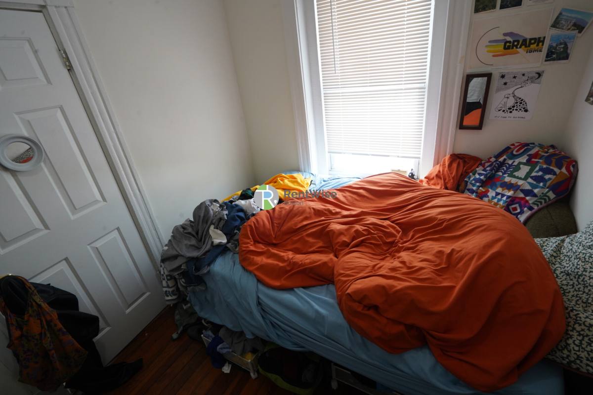 Apartment for rent at 81 Brighton Ave #2, Allston, MA 02134