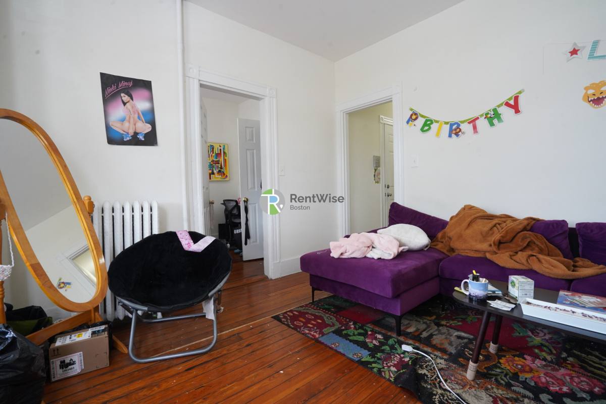 Apartment for rent at 81 Brighton Ave #2, Allston, MA 02134