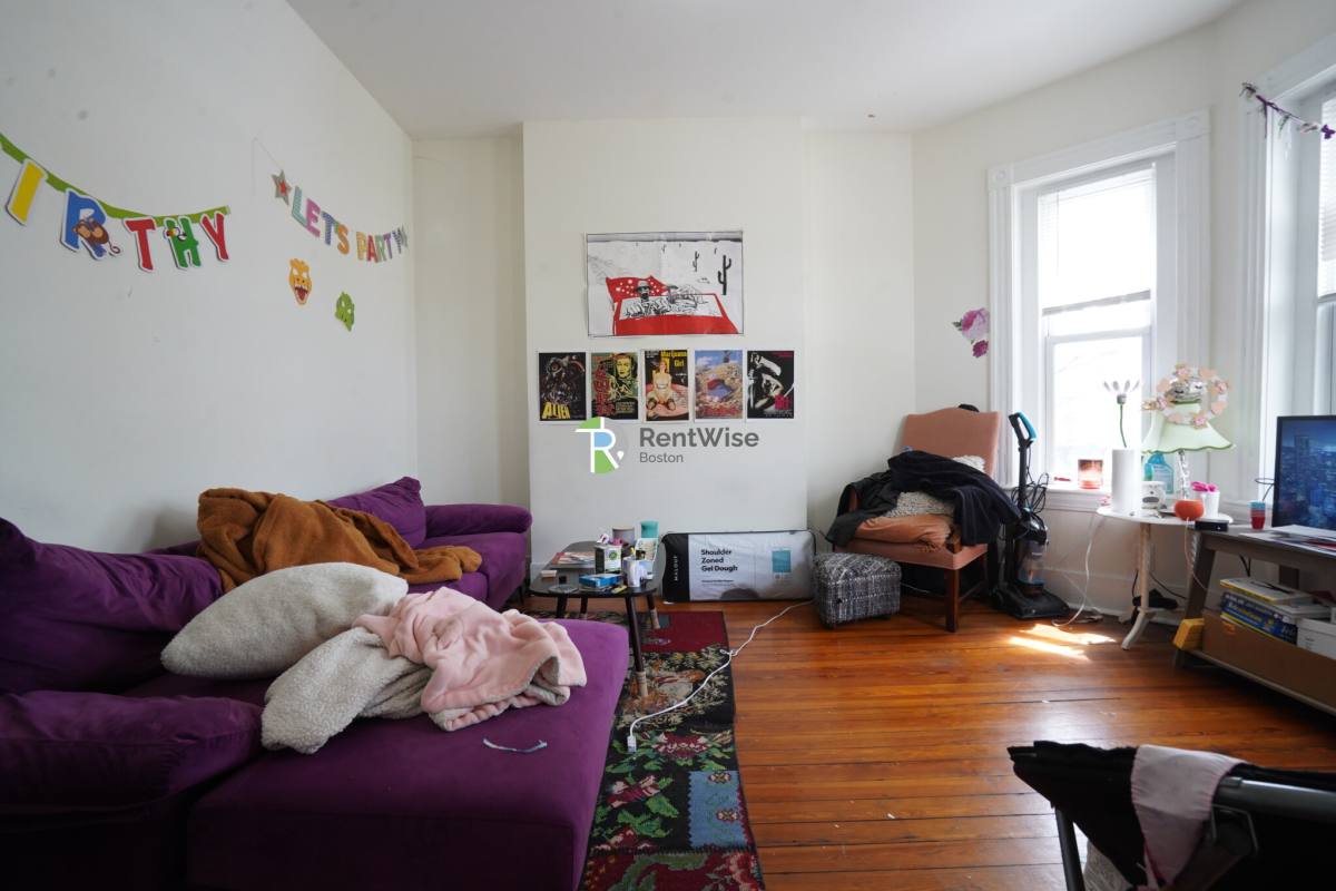 Apartment for rent at 81 Brighton Ave #2, Allston, MA 02134