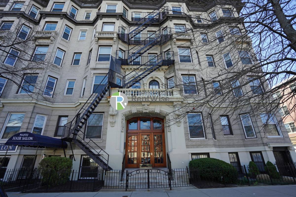 Apartment for rent at 1302 Commonwealth Ave #34, Allston, MA 02134