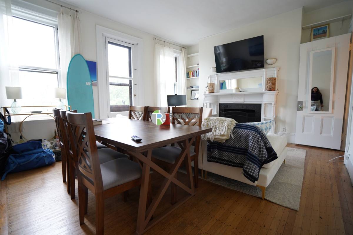Apartment for rent at 172 Commonwealth Ave #6, Boston, MA 02116
