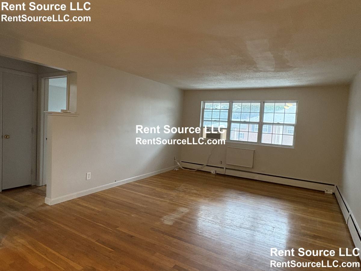 Apartment for rent at 29-2 Arlington Rd #6, Woburn, MA 01801