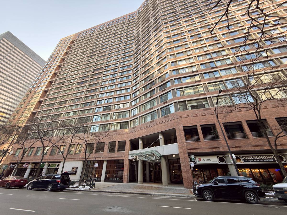 Apartment for rent at 211 E Ohio St #2707, Chicago, IL 60611