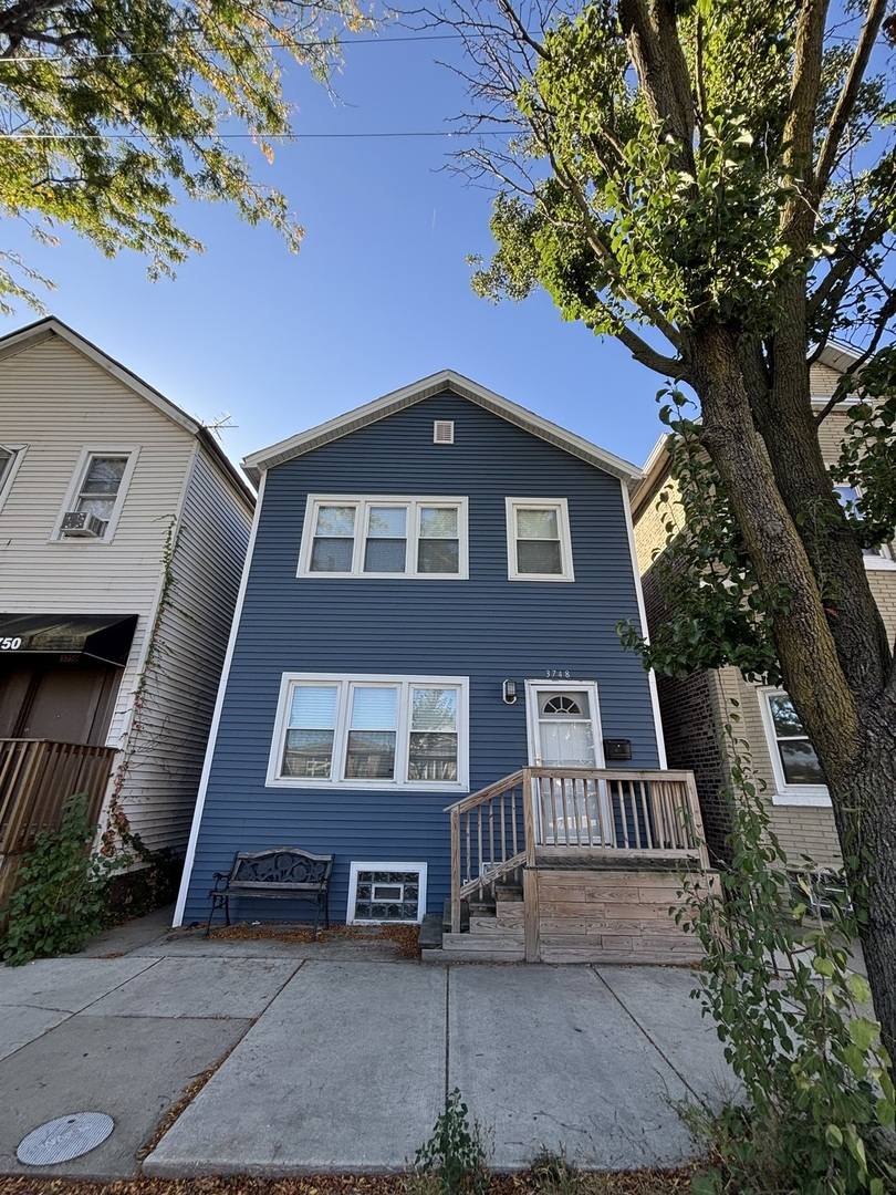 Apartment for rent at 3748 S Wallace St #2, Chicago, IL 60609