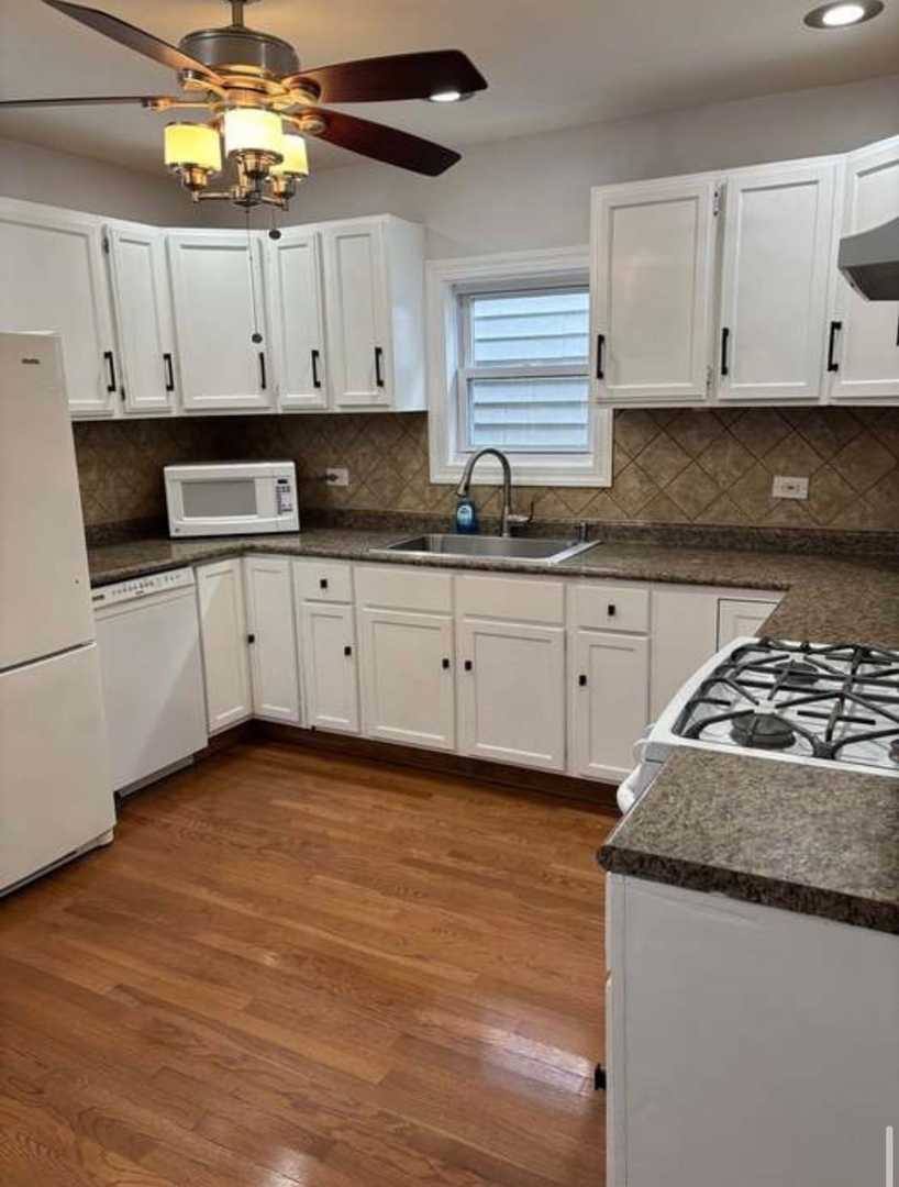 Apartment for rent at 3748 S Wallace St #2, Chicago, IL 60609
