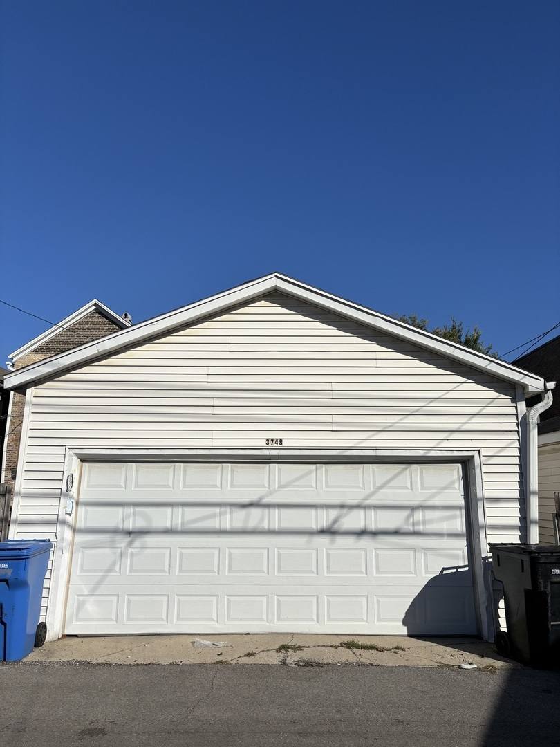 Apartment for rent at 3748 S Wallace St #2, Chicago, IL 60609