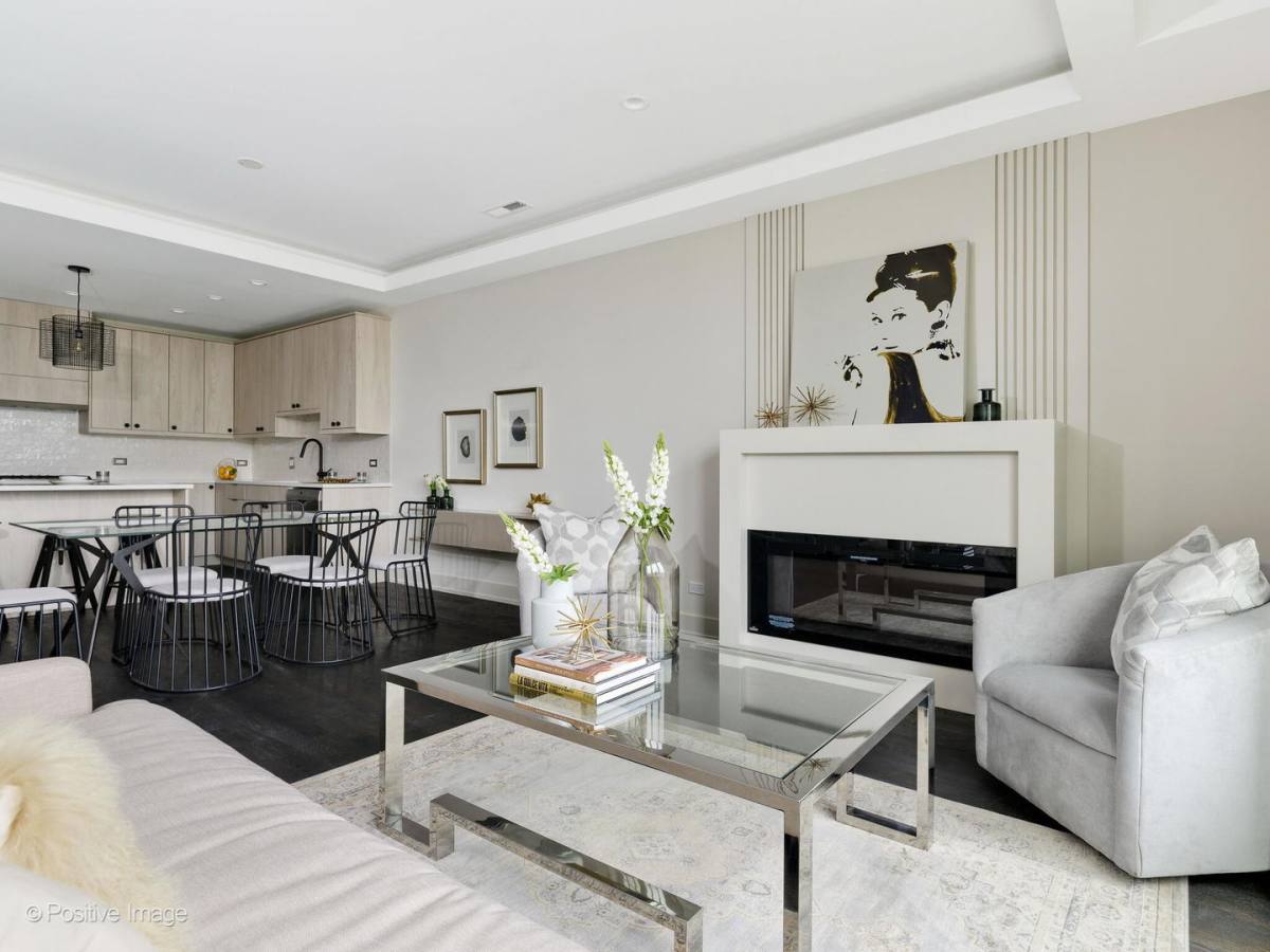 Townhouse for rent at 6911 N Western Ave #1N, Chicago, IL 60645